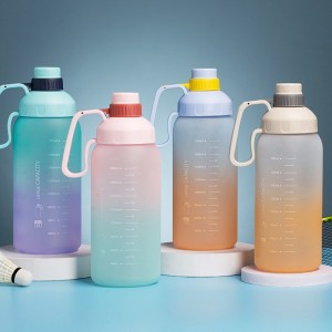 1.8L Large Capacity Water Bottle, Leakproof Reusable Water Bottle for Sports Fitness