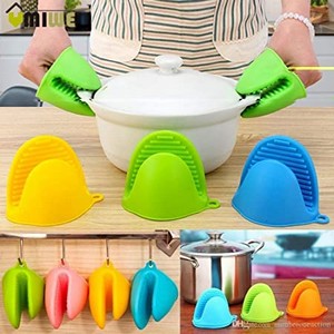 Silicone Pot Holder Pair Durable Pinch Mitts in Vibrant Color - for Hot Pans and Pots, Kitchen Accessory, Housewarming, Hand Protector, Cooking